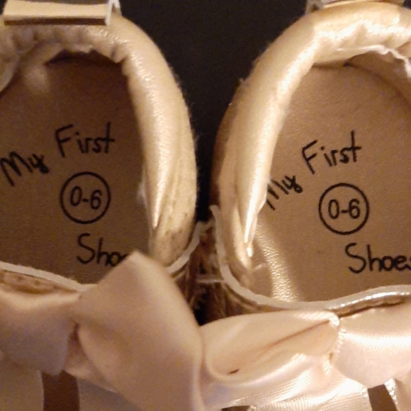 My First Shoes gold glitter Size 0-6 - Picture 3 of 4